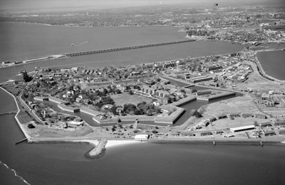 Fort Monroe after 1933, showing Hampton Roads and the city of Hampton beyond. Fort Monroe after 1933, showing Hampton Roads and the city of Hampton beyond.